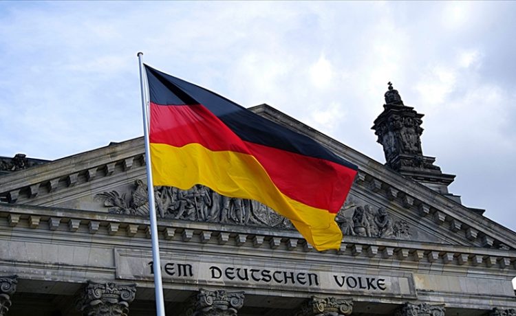Almanya'da aşırı sağcı AfD partisi, AP'de içinde bulunduğu siyasi gruptan ihraç edildi