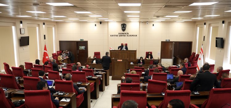 Cumhuriyet Meclisi Genel Kurulu'nda  "Kesin Hesap Yasa Tasarısı" ile "AÖA Yasa Tasarısı" kabul edildi