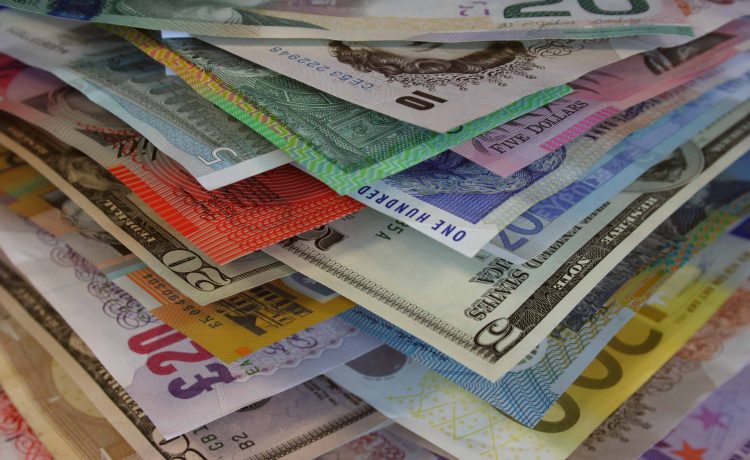 Euro 34,95, sterlin 41,01, dolar 32,22 liradan işlem görüyor
