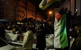 Fas'ta düzenlenen gösterilerde, İsrail'i destekleyen ülkelerin ürünlerinin boykot edilmesi istendi