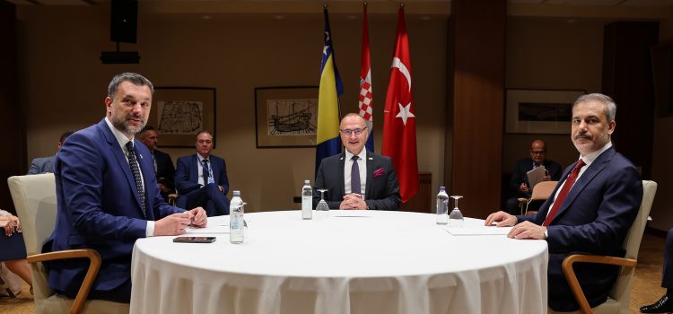 Fidan, Dubrovnik'te Hırvatistan, Bosna Hersek ve Arnavutluk dışişleri bakanlarıyla görüştü