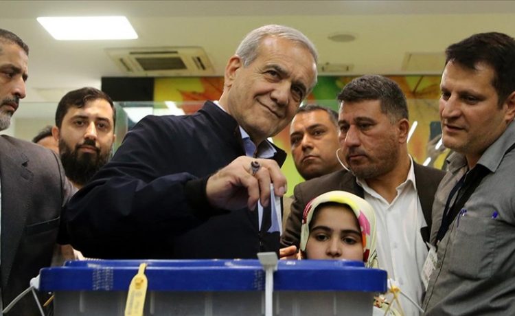 İran'daki cumhurbaşkanlığı seçimi ikinci tura kaldı
