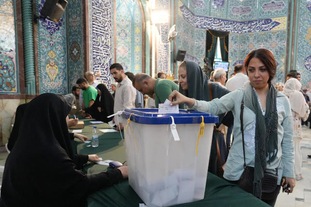 İran'daki seçim, ülke tarihindeki en düşük katılımlı cumhurbaşkanlığı seçimi oldu