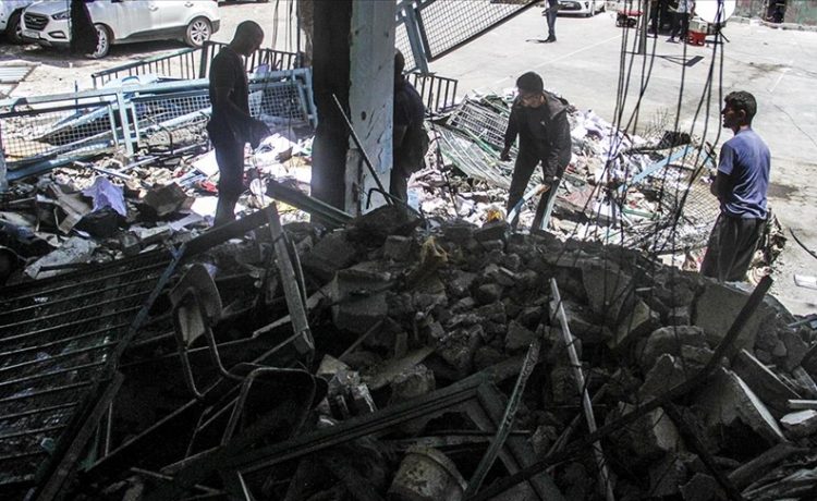 İsrail'in 264 gündür saldırılarını sürdürdüğü Gazze'de can kaybı 37 bin 718'e çıktı