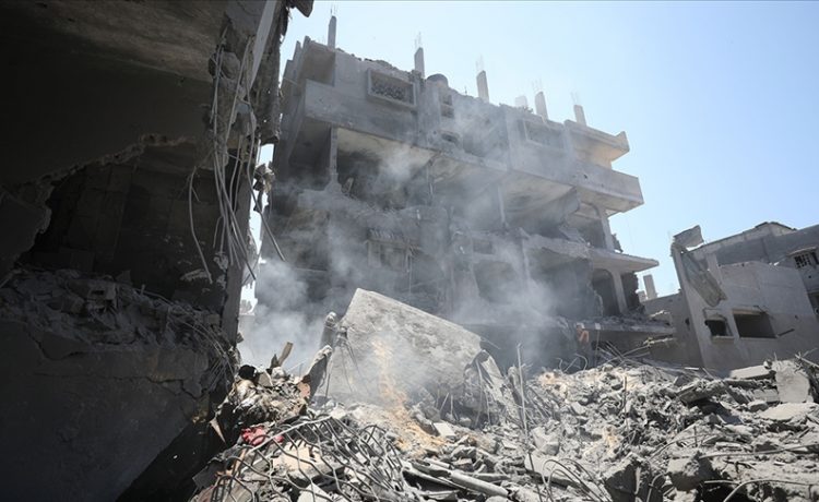 İsrail'in Gazze'de 2 evi daha hedef aldığı saldırıda çok sayıda kişi öldü ve yaralandı