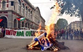 İtalya'da Filistin destekçileri, Torino'daki Porta Nuova İstasyonu'nda gösteri düzenledi