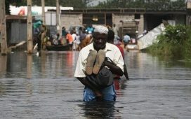 Nijerya'da seller nedeniyle 2 binden fazla kişi yerinden oldu