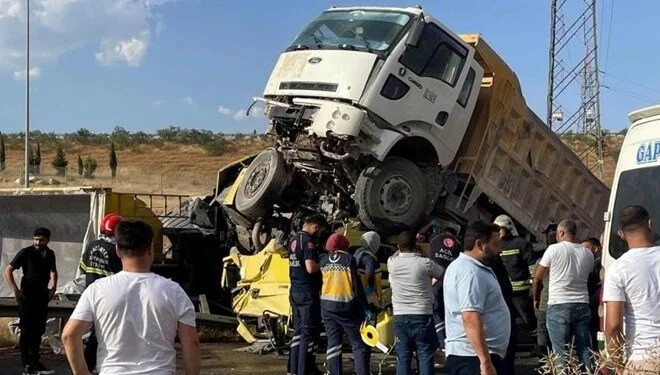 Türkiye'de bayram tatilindeki trafik kazalarında 62 kişi öldü, 8 bin 690 kişi yaralandı
