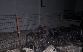 Yücebaş Ticaret Ltd isimli oto yedek parça şirketinin dış kısmında yangın çıktı